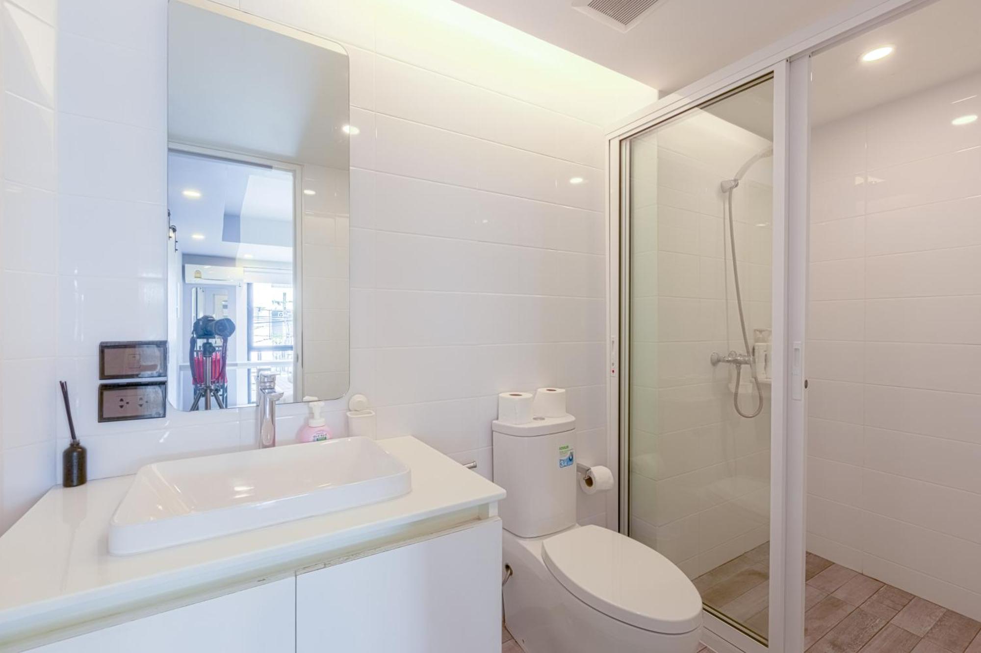 24 Hills Hotel Бангкок Экстерьер фото