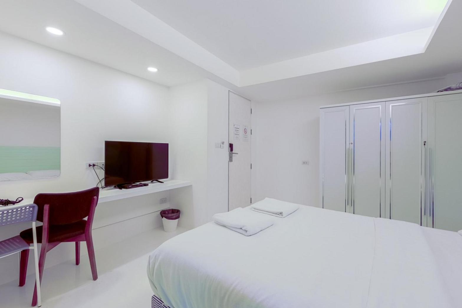 24 Hills Hotel Бангкок Экстерьер фото