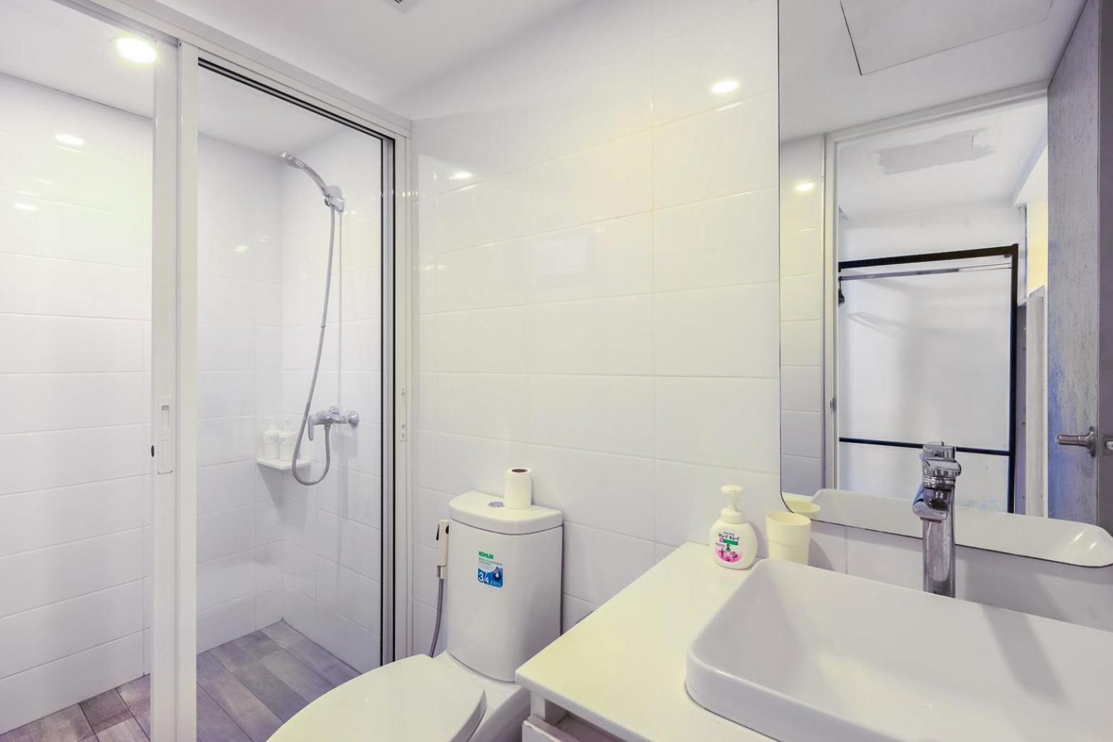 24 Hills Hotel Бангкок Экстерьер фото